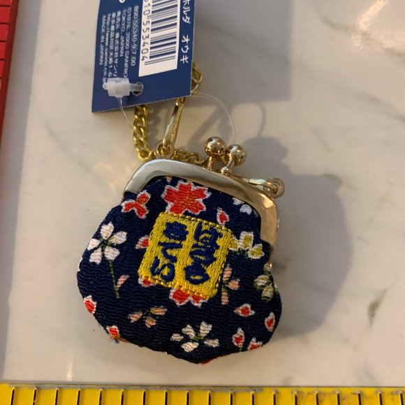 Vintage 2000 Hello Kitty Mini chain purse Made in Japan - Picture 3 of 10